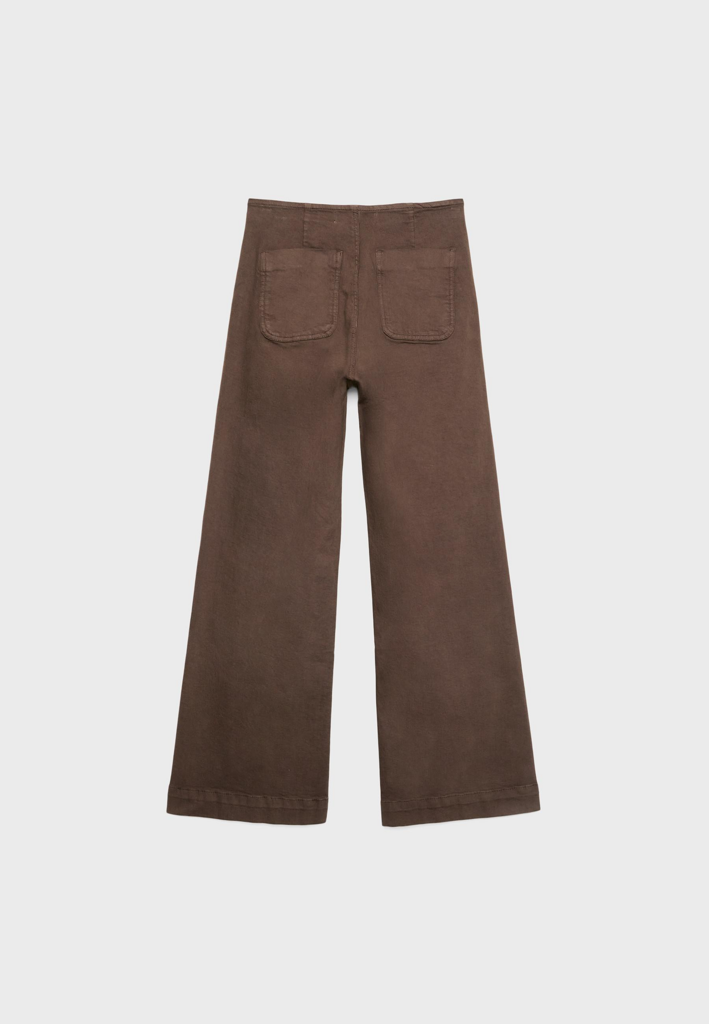 Pantalón minimalista con bolsillos